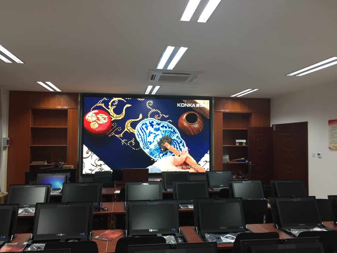 鄭州某單位電教室高清全彩LED顯示屏